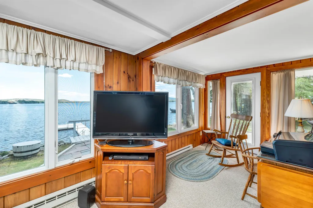 32 South Kenney Shore Road Wolfeboro NH 03894
