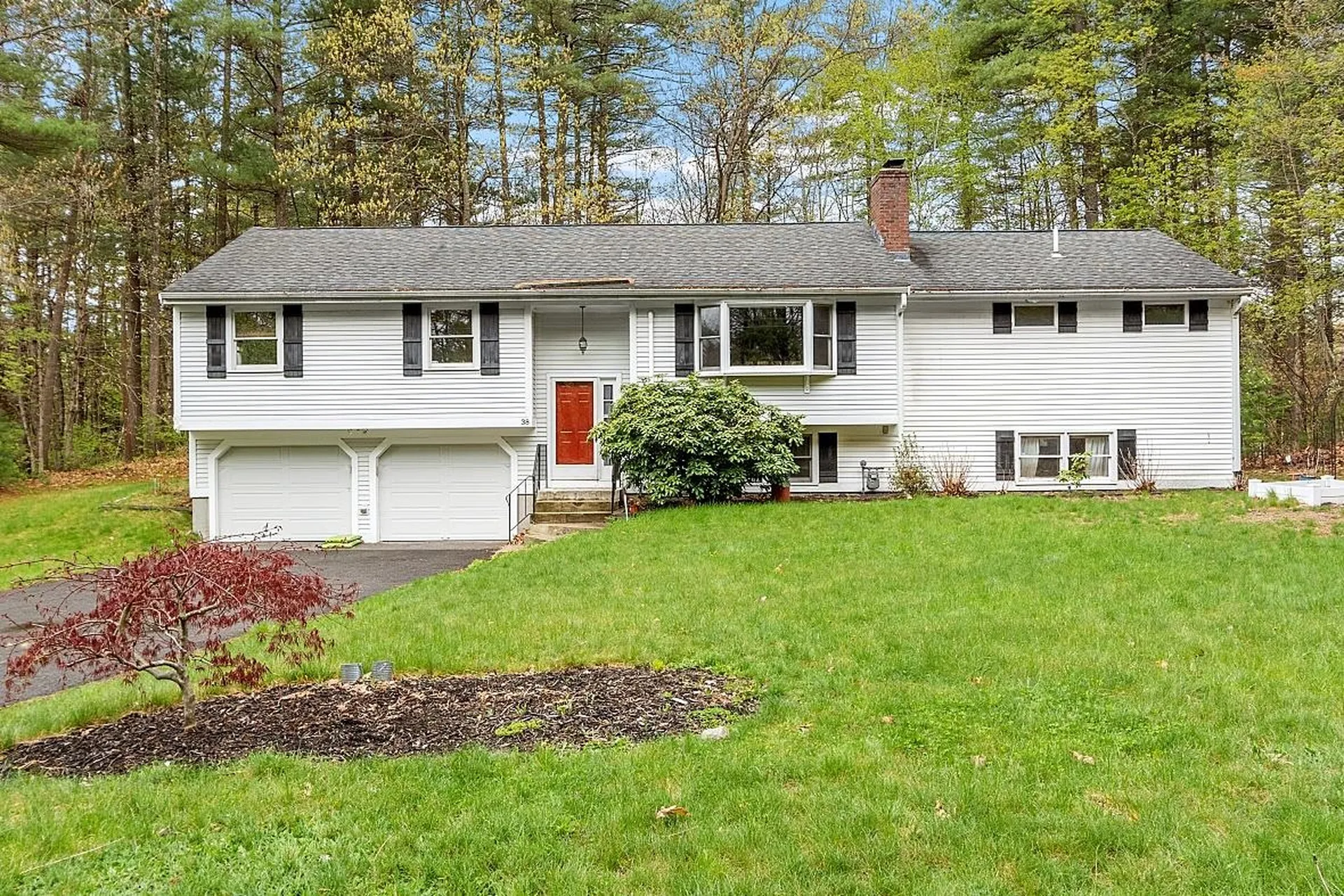 38 Whitford Road Nashua NH 03062