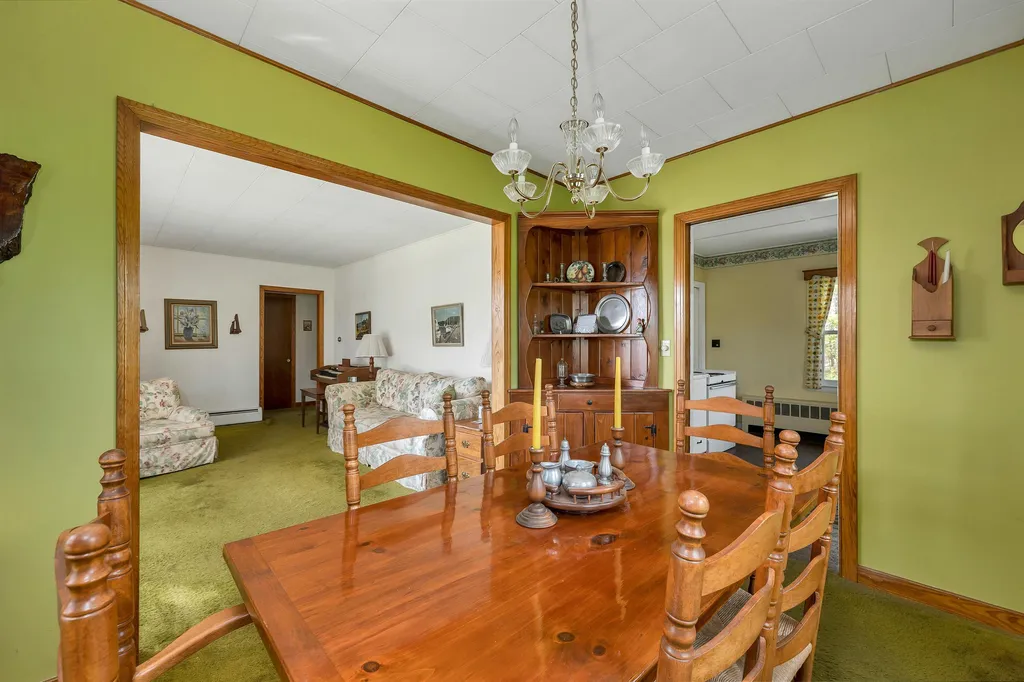 11 Clow Road Wolfeboro NH 03894