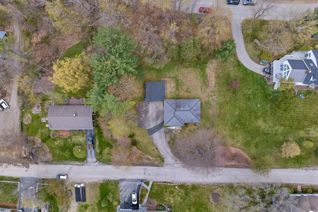 11 Clow Road Wolfeboro NH 03894