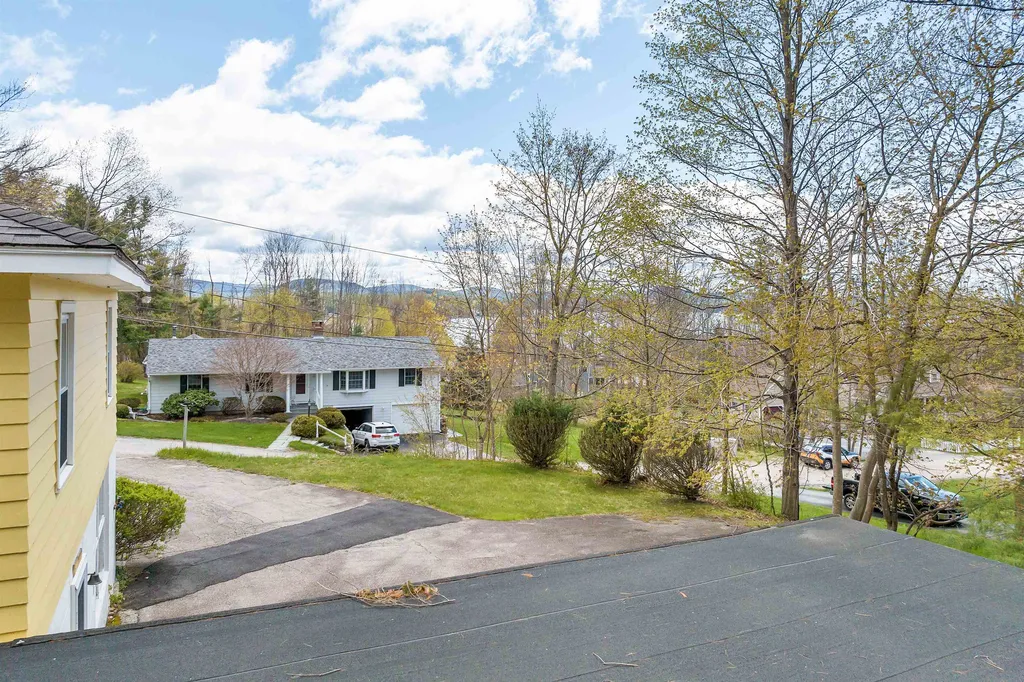 11 Clow Road Wolfeboro NH 03894