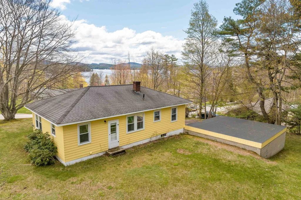 11 Clow Road Wolfeboro NH 03894