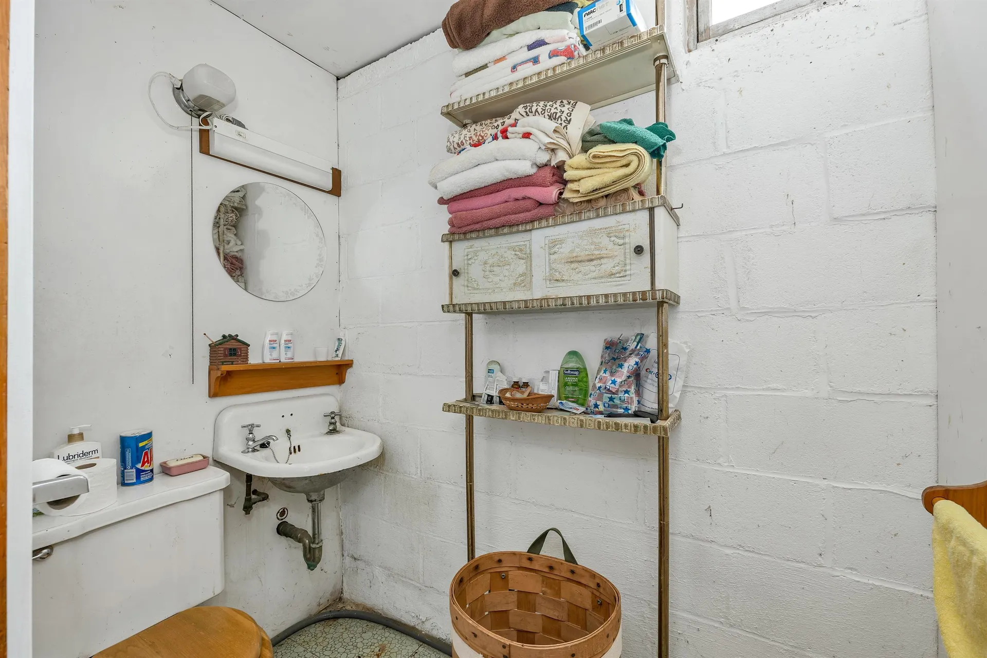 11 Clow Road Wolfeboro NH 03894