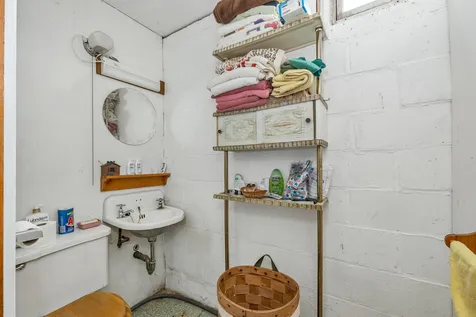 11 Clow Road Wolfeboro NH 03894