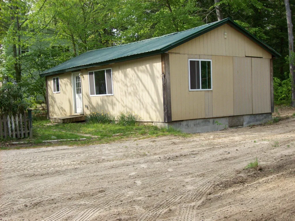 27 Karen Road Middleton NH 03887