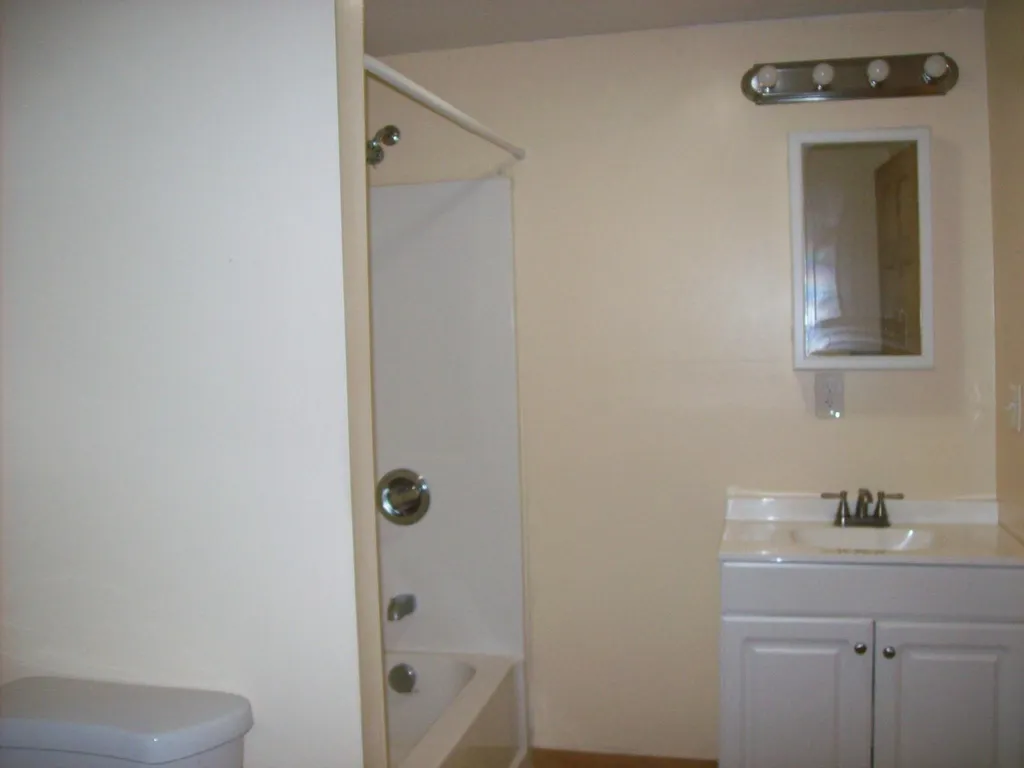 27 Karen Road Middleton NH 03887