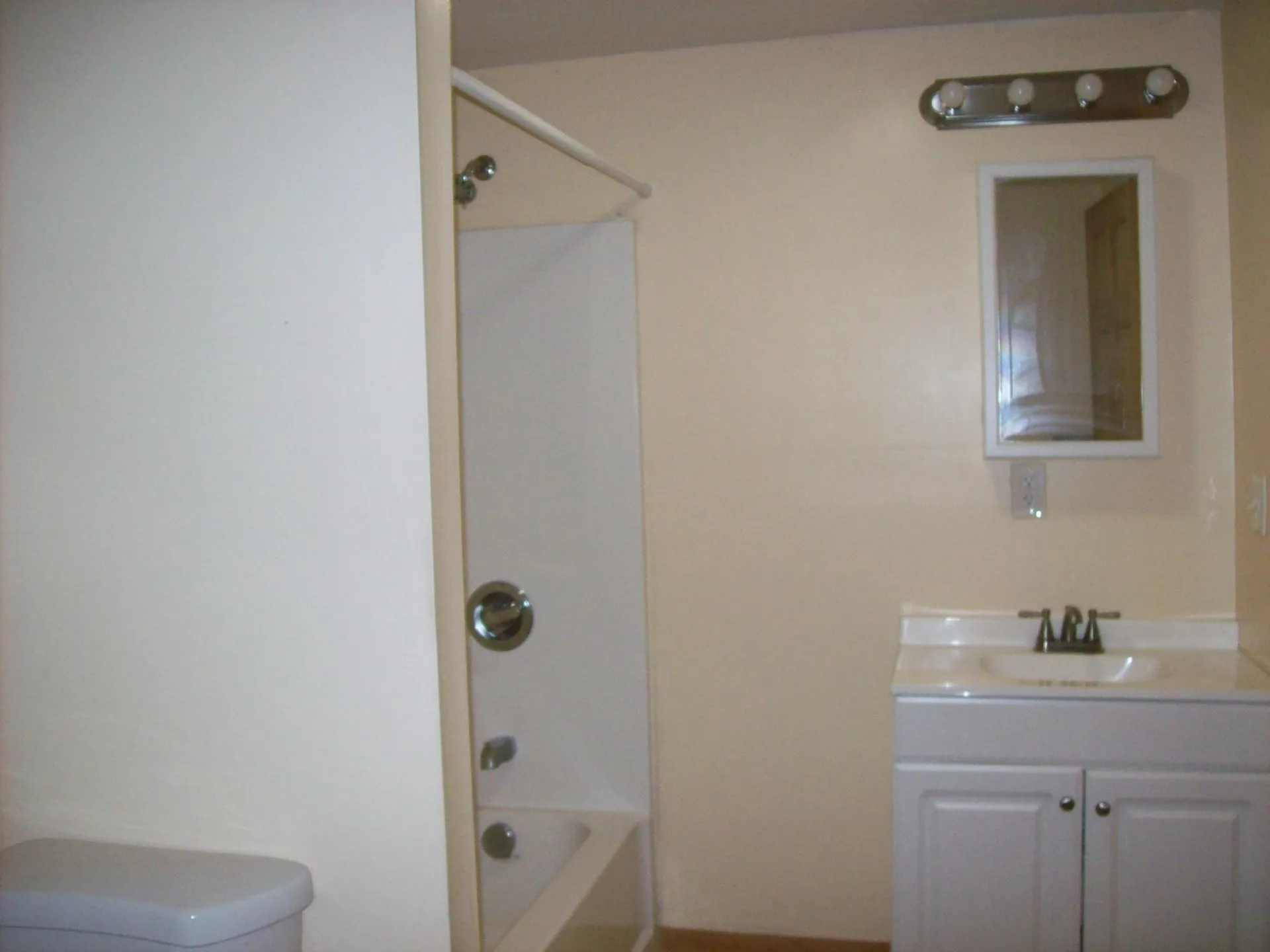 27 Karen Road Middleton NH 03887