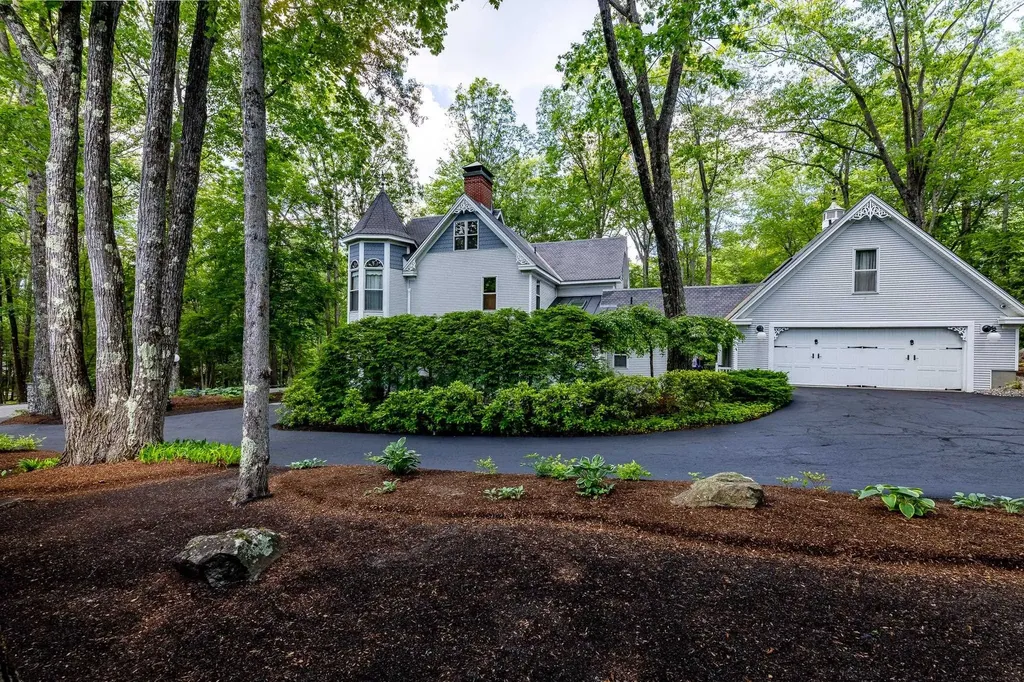31 Oak Ridge Road Lebanon NH 03784