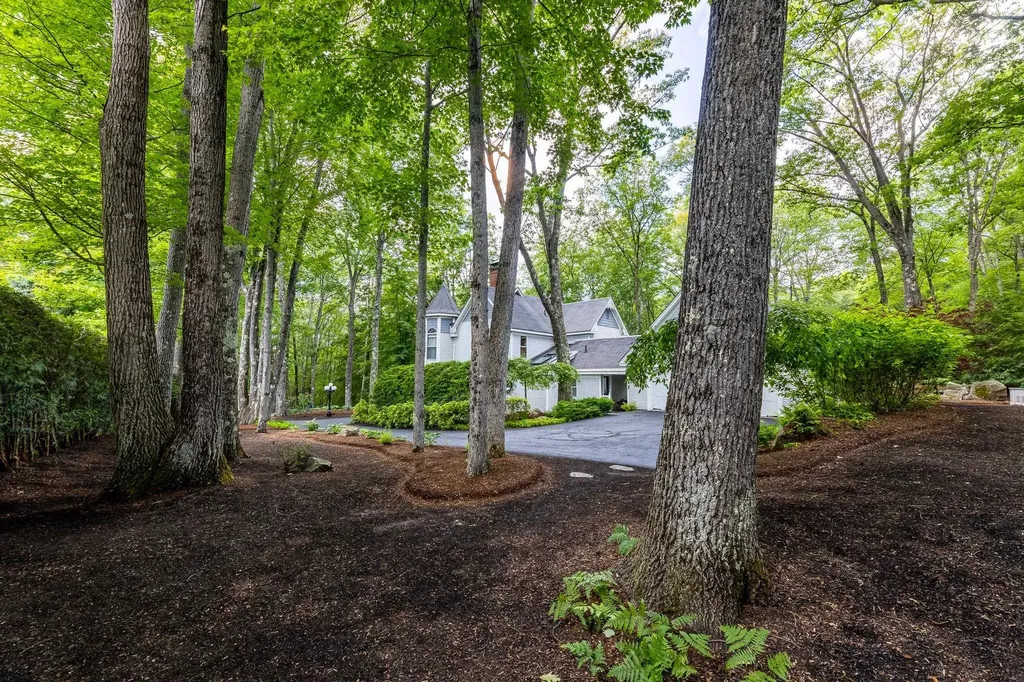31 Oak Ridge Road Lebanon NH 03784