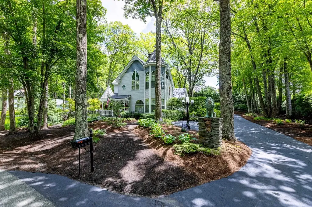 31 Oak Ridge Road Lebanon NH 03784