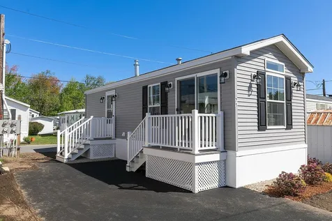 71 Brookwood Drive Salem NH 03079