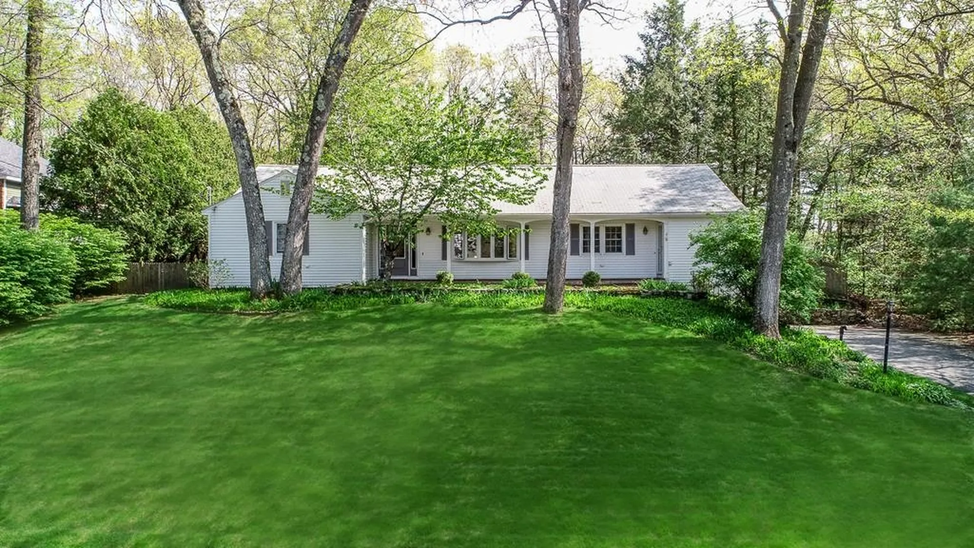 9 Fairhaven Road Nashua NH 03060