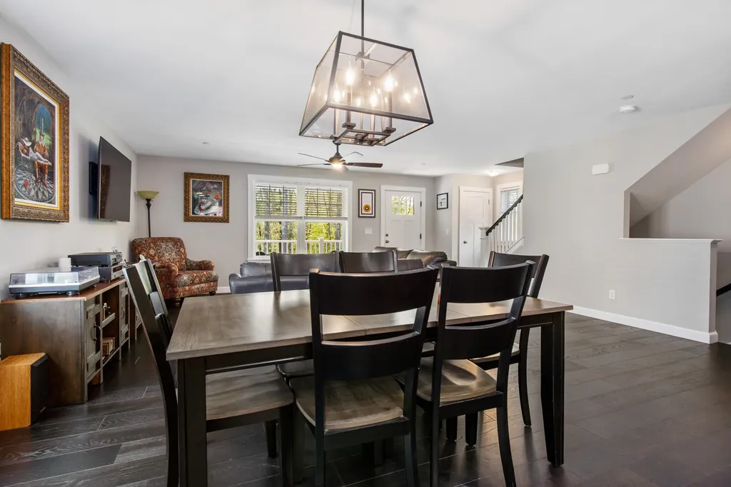 44 Landmark Hill Lane Kittery ME 03904