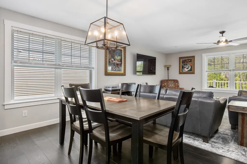 44 Landmark Hill Lane Kittery ME 03904
