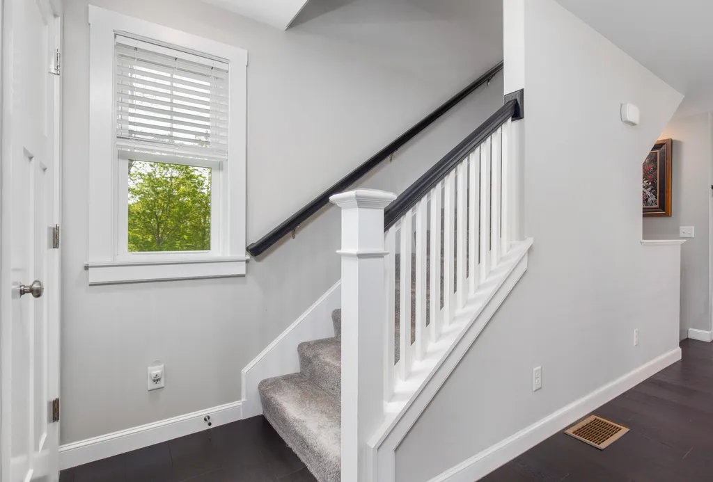 44 Landmark Hill Lane Kittery ME 03904