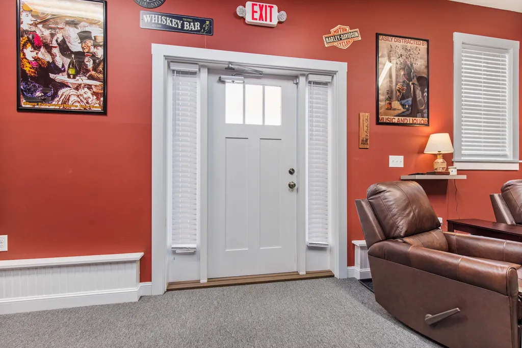 44 Landmark Hill Lane Kittery ME 03904