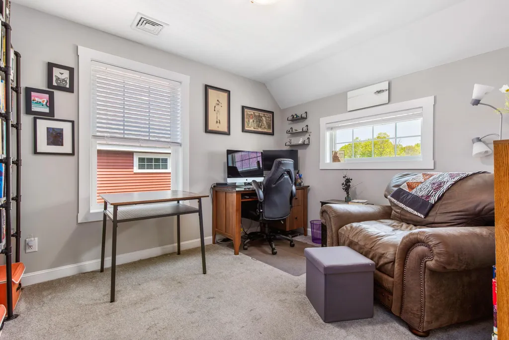 44 Landmark Hill Lane Kittery ME 03904