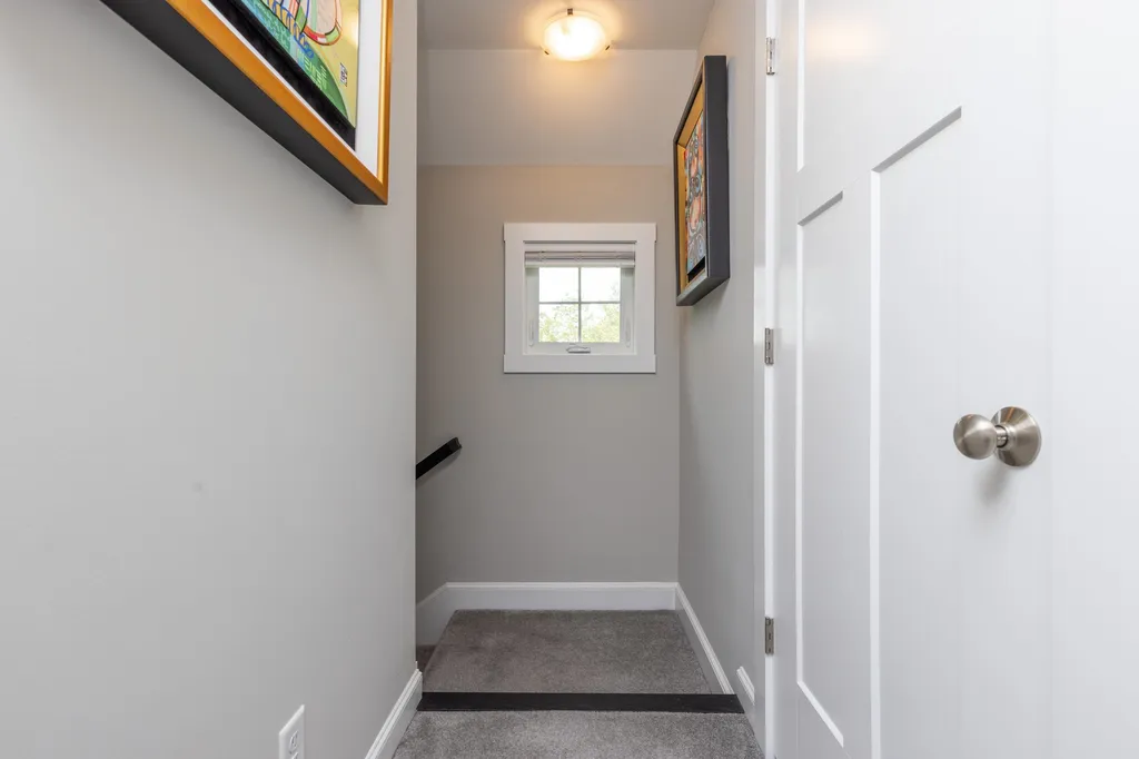 44 Landmark Hill Lane Kittery ME 03904