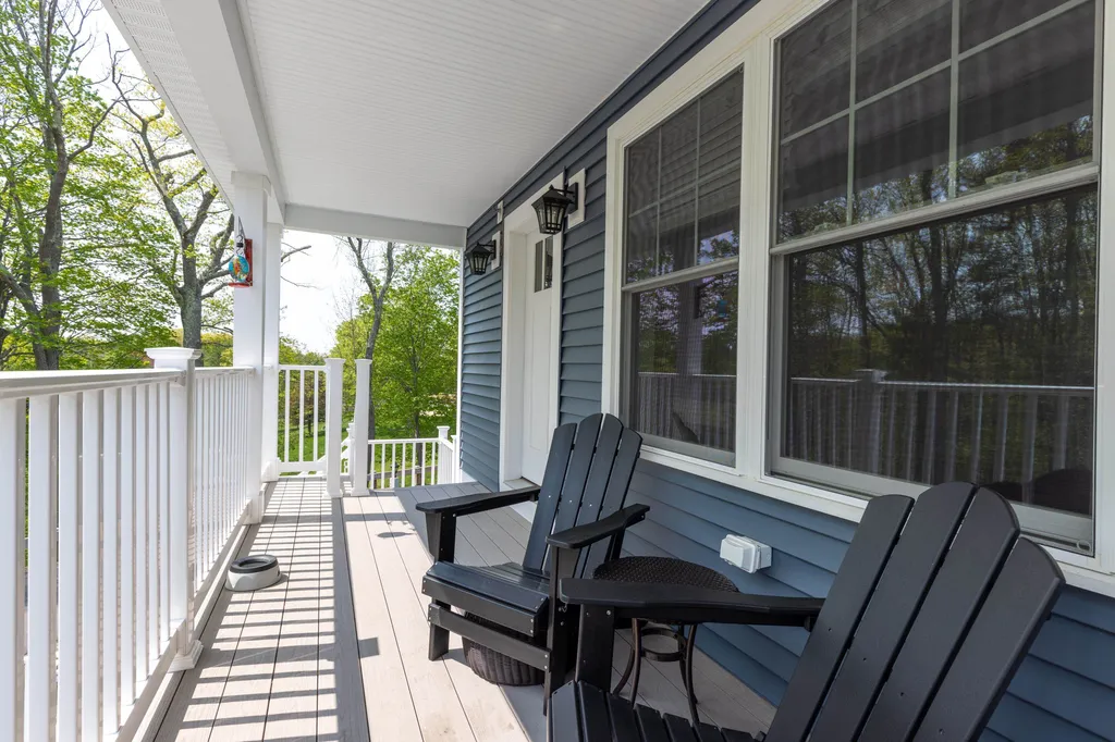 44 Landmark Hill Lane Kittery ME 03904