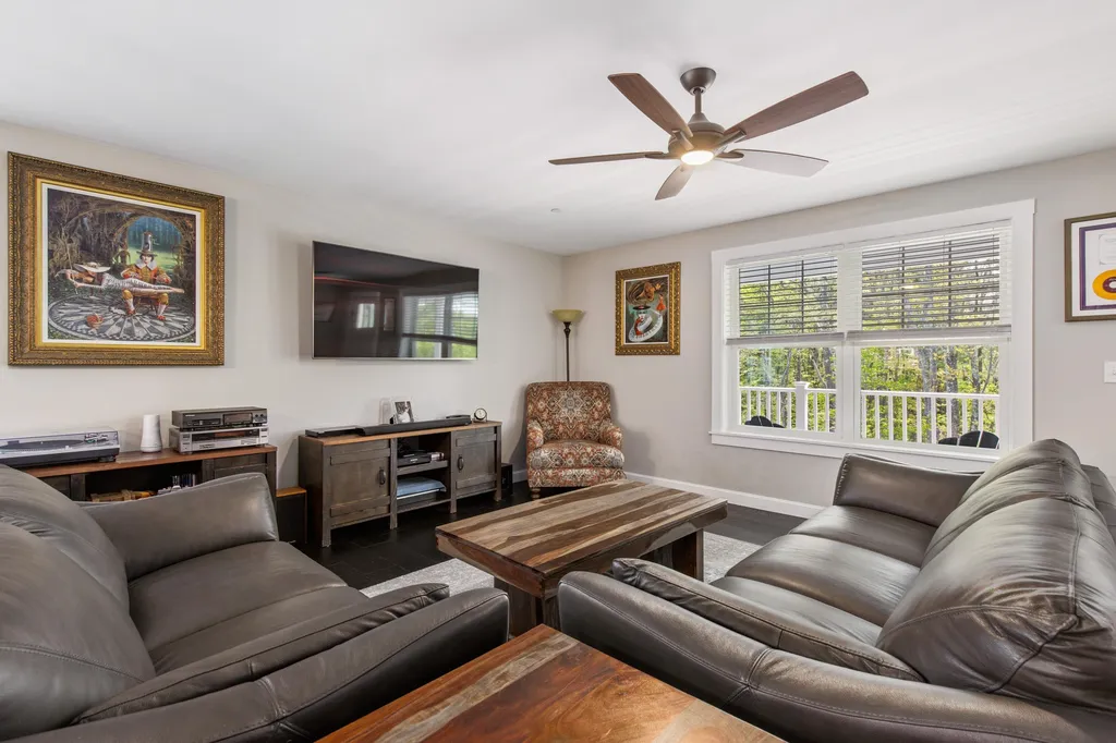 44 Landmark Hill Lane Kittery ME 03904