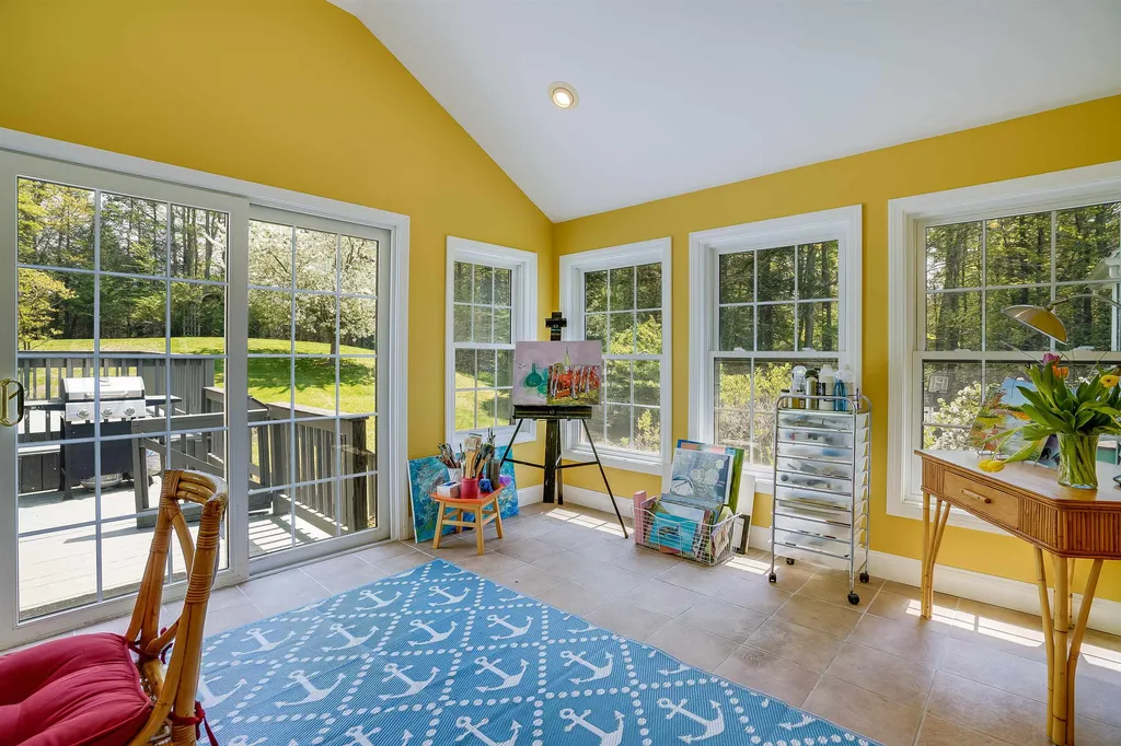 5 Diane Lane Sandown NH 03873