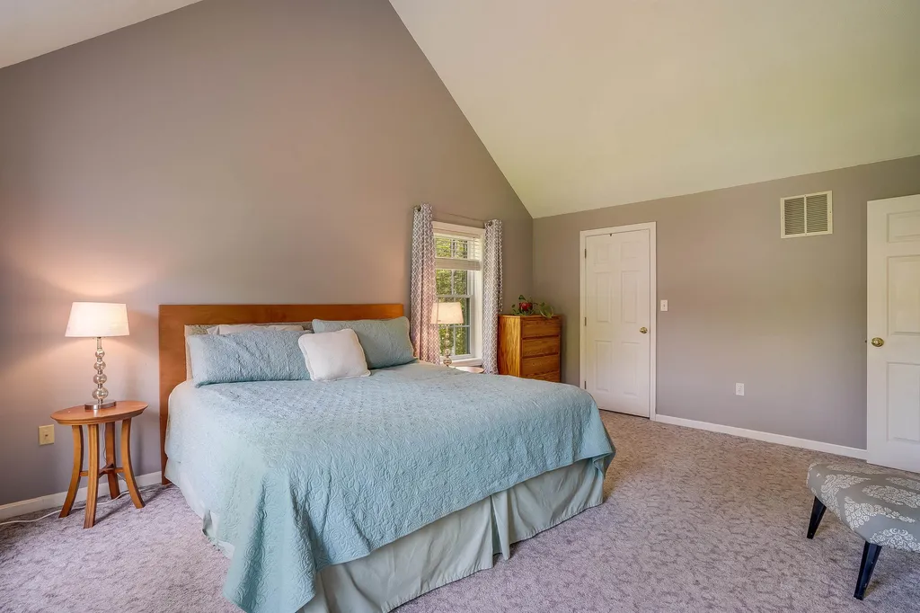 5 Diane Lane Sandown NH 03873
