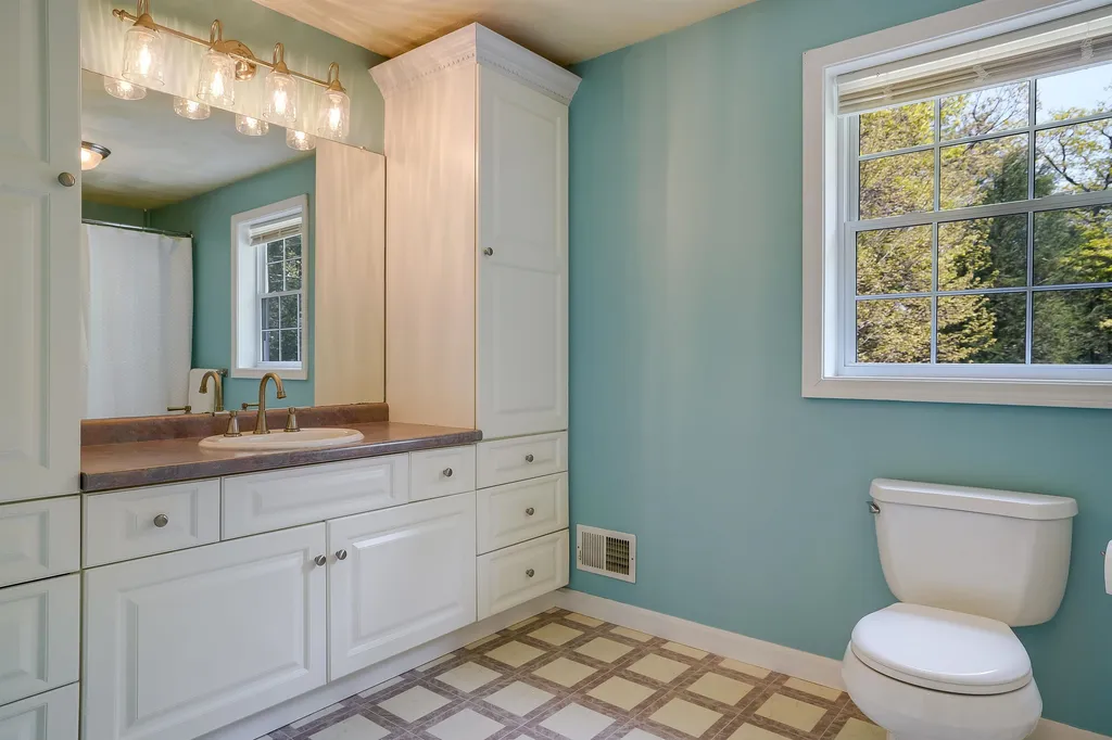 5 Diane Lane Sandown NH 03873