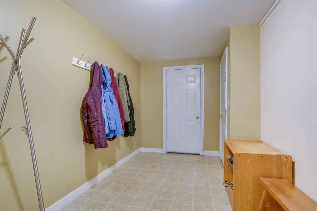 5 Diane Lane Sandown NH 03873