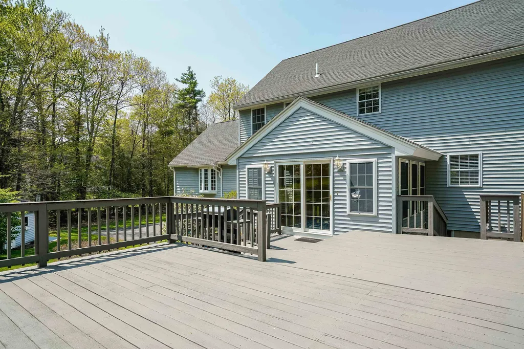 5 Diane Lane Sandown NH 03873