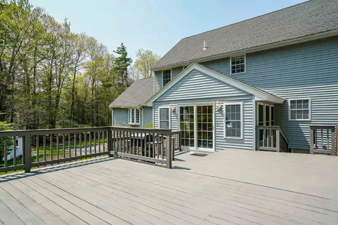 5 Diane Lane Sandown NH 03873