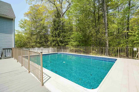 5 Diane Lane Sandown NH 03873