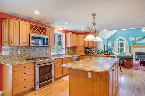 5 Diane Lane Sandown NH 03873