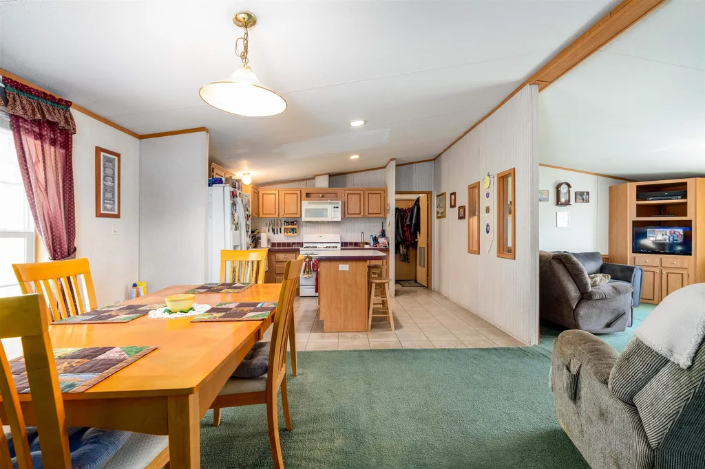 10 Boulder Drive Hyde Park VT 05655