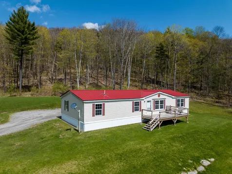 10 Boulder Drive Hyde Park VT 05655