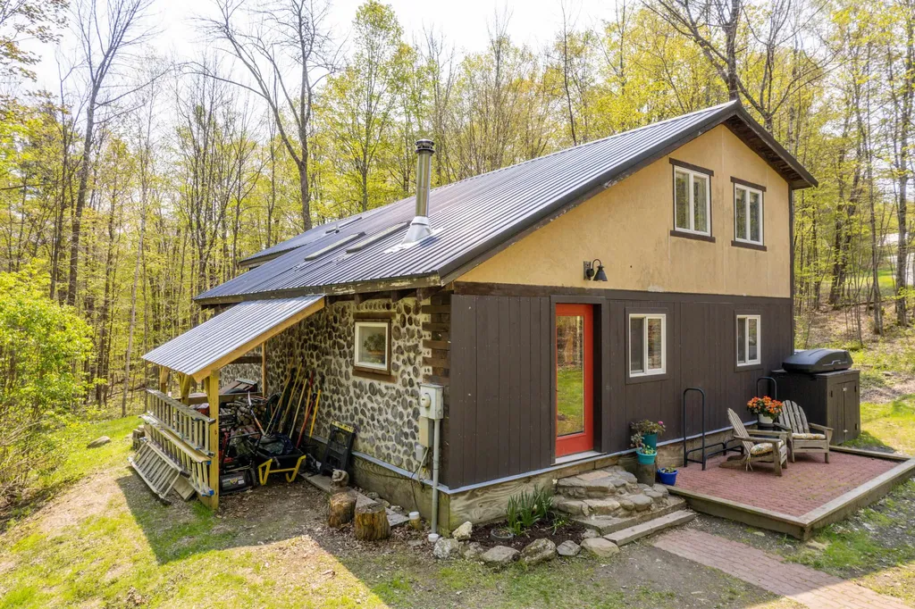 2572 Lincoln Hill Road Hinesburg VT 05461