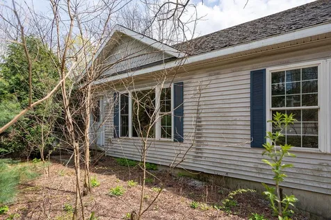 106 Center Street Goffstown NH 03045
