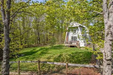 1806 Cross Road Strafford VT 05072