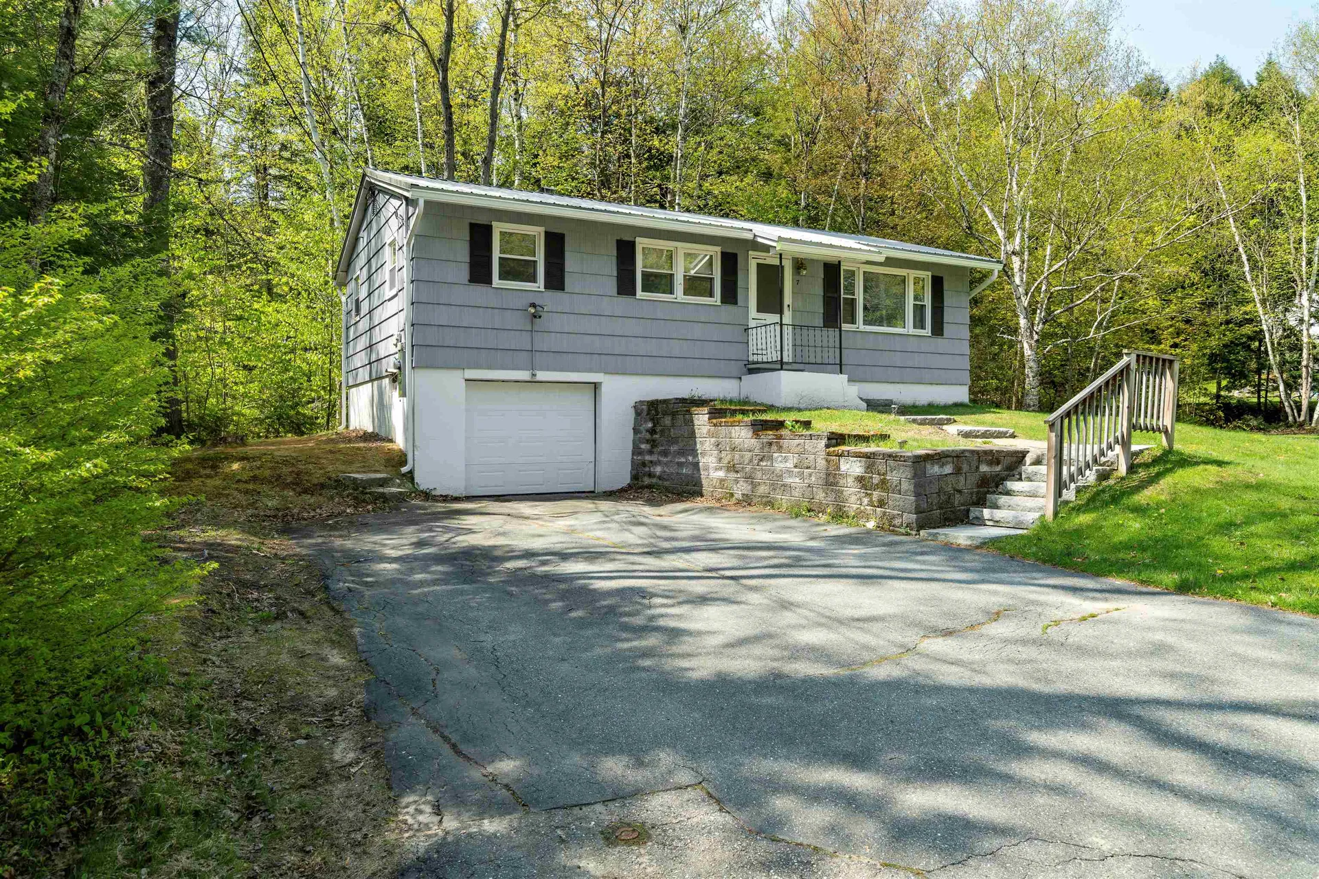 7 Maple Street Plymouth NH 03264
