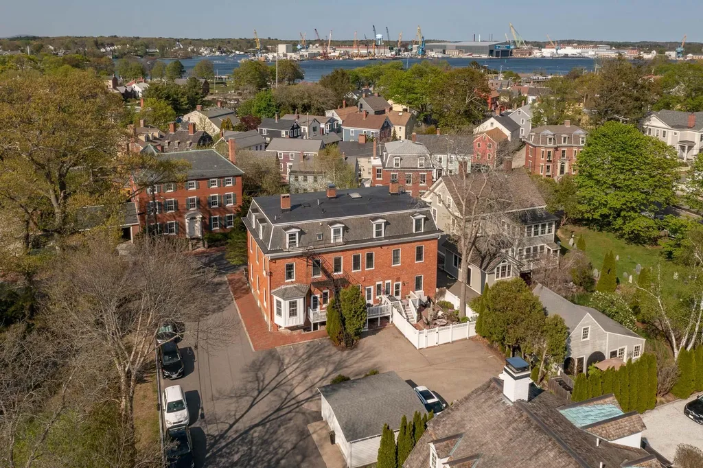 294 Pleasant Street Portsmouth NH 03801