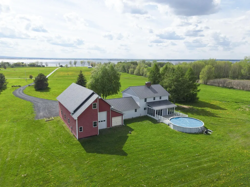 381 Deer Run Road Alburgh VT 05440