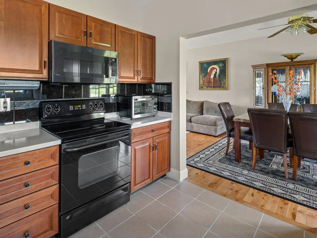 145 Jersey Way Morristown VT 05661