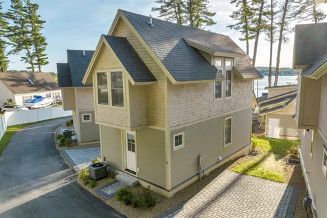 109 Weirs Boulevard Laconia NH 03246