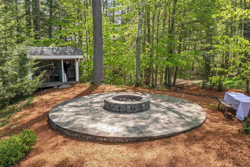 163 Mountain Road Nottingham NH 03290