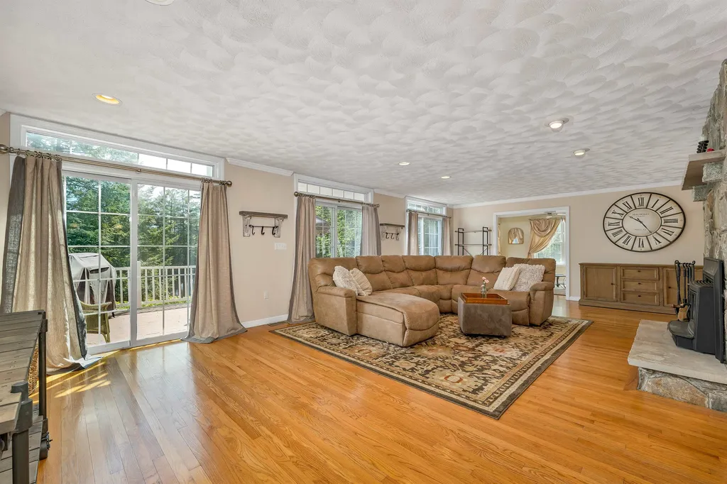 163 Mountain Road Nottingham NH 03290