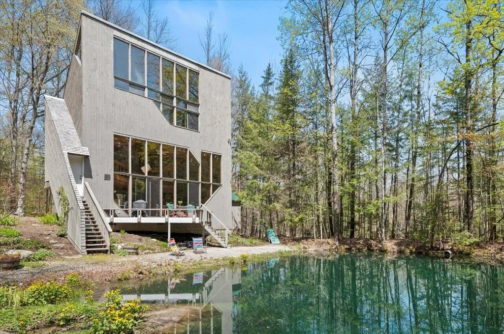 230 Three Pond Road Peru VT 05152
