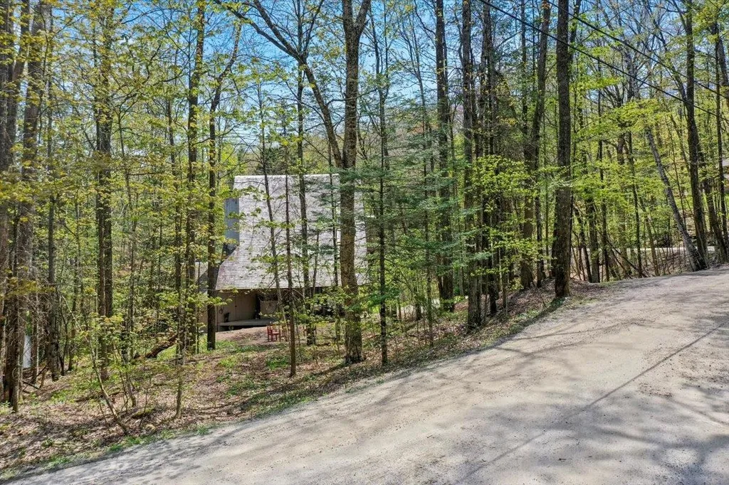 230 Three Pond Road Peru VT 05152