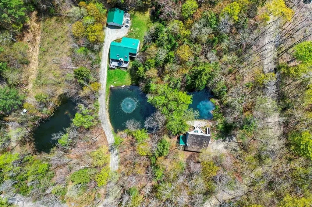 230 Three Pond Road Peru VT 05152