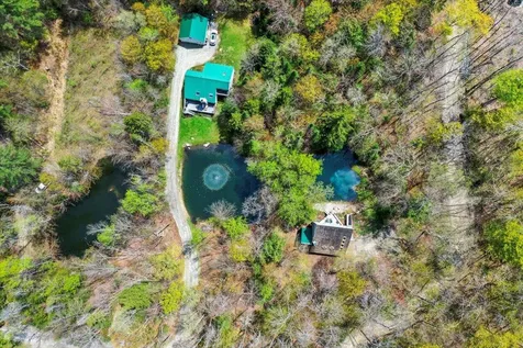230 Three Pond Road Peru VT 05152
