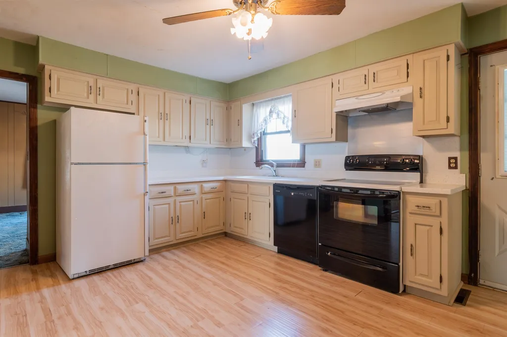 3 Edwards Street Nashua NH 03060
