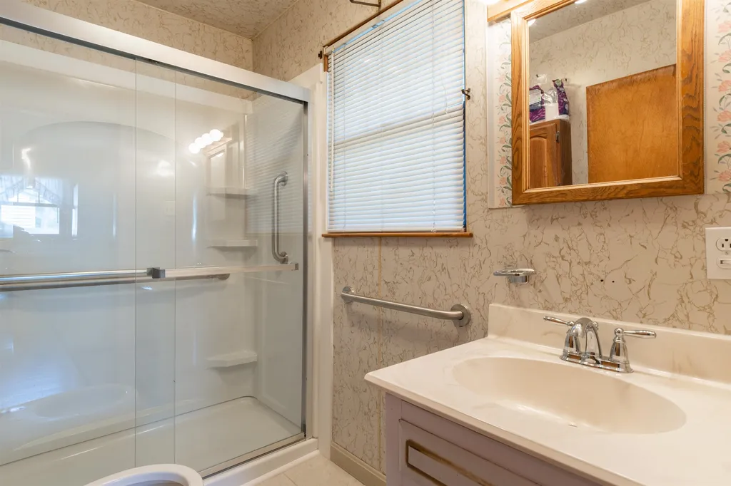 3 Edwards Street Nashua NH 03060